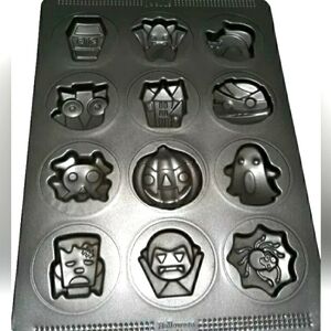 Halloween Cookie Pan 12 Spooky Cookies By Sweet Creations Used Once